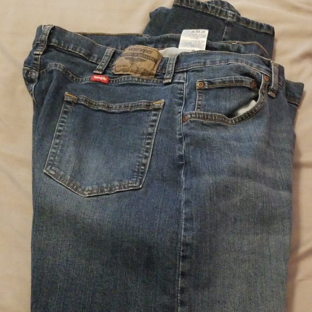Wrangler Relaxed Fit Jeans Size 36x32